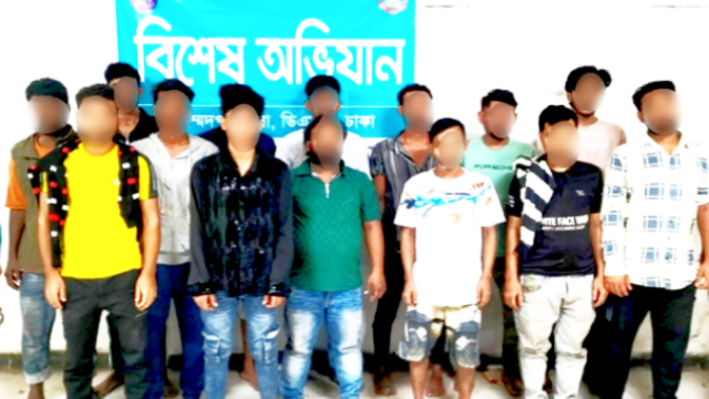 রাজধানীতে মোহাম্মদপুরে পুলিশের বিশেষ অভিযানে গ্রেফতার ১৪